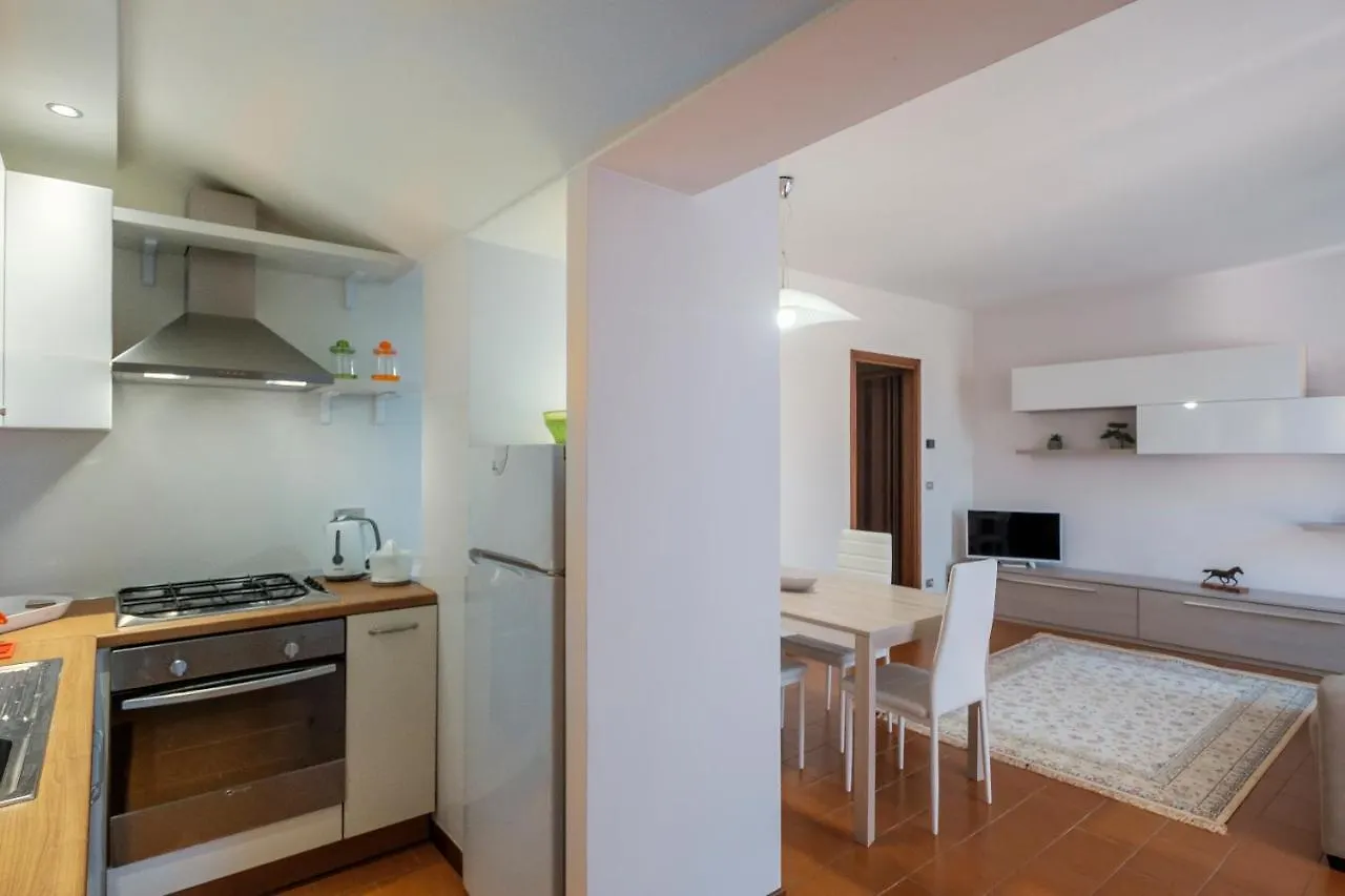 Apartment Cavallino Holiday Desenzano del Garda