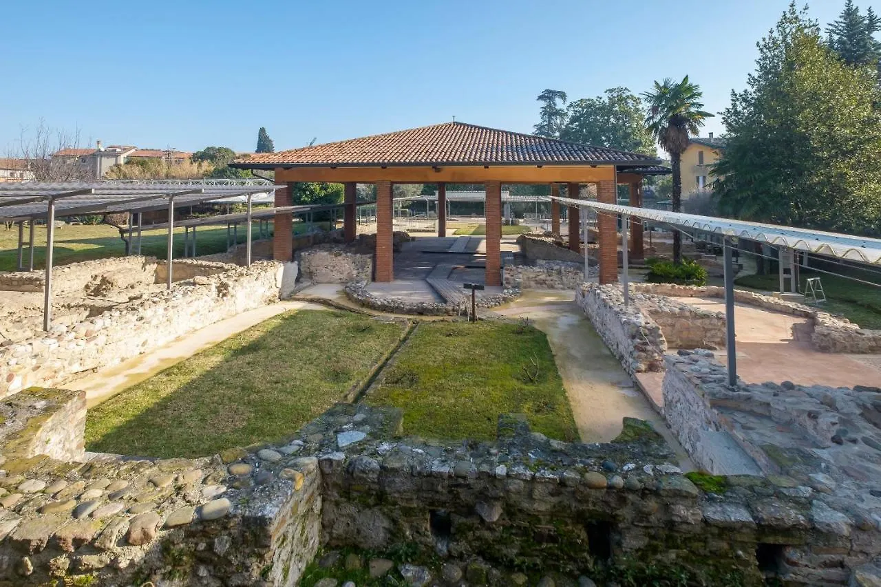 Apartment Cavallino Holiday Desenzano del Garda Italy