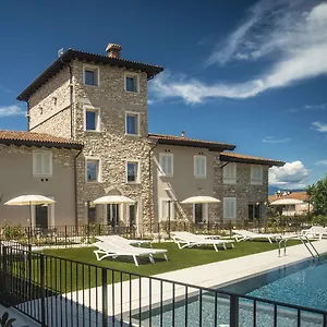 Relais Madergnago Gardapartments Desenzano del Garda