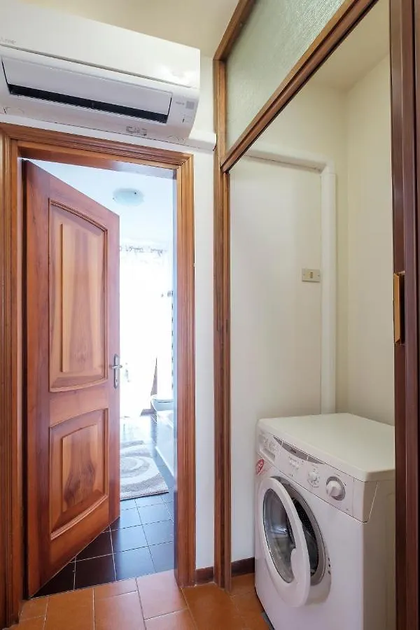 Cavallino Holiday Desenzano del Garda 0*,  İtalya